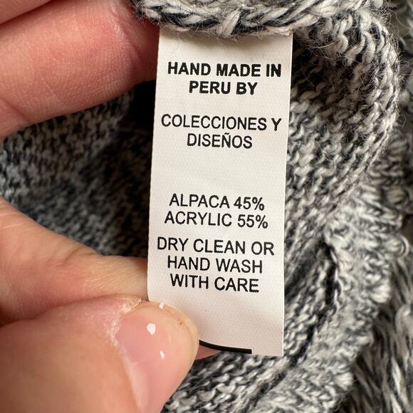 Alpaca Imports Boho Gray Handmade in Peru Knit Sweater Hoodie Small Fringe EUC - Picture 12 of 12